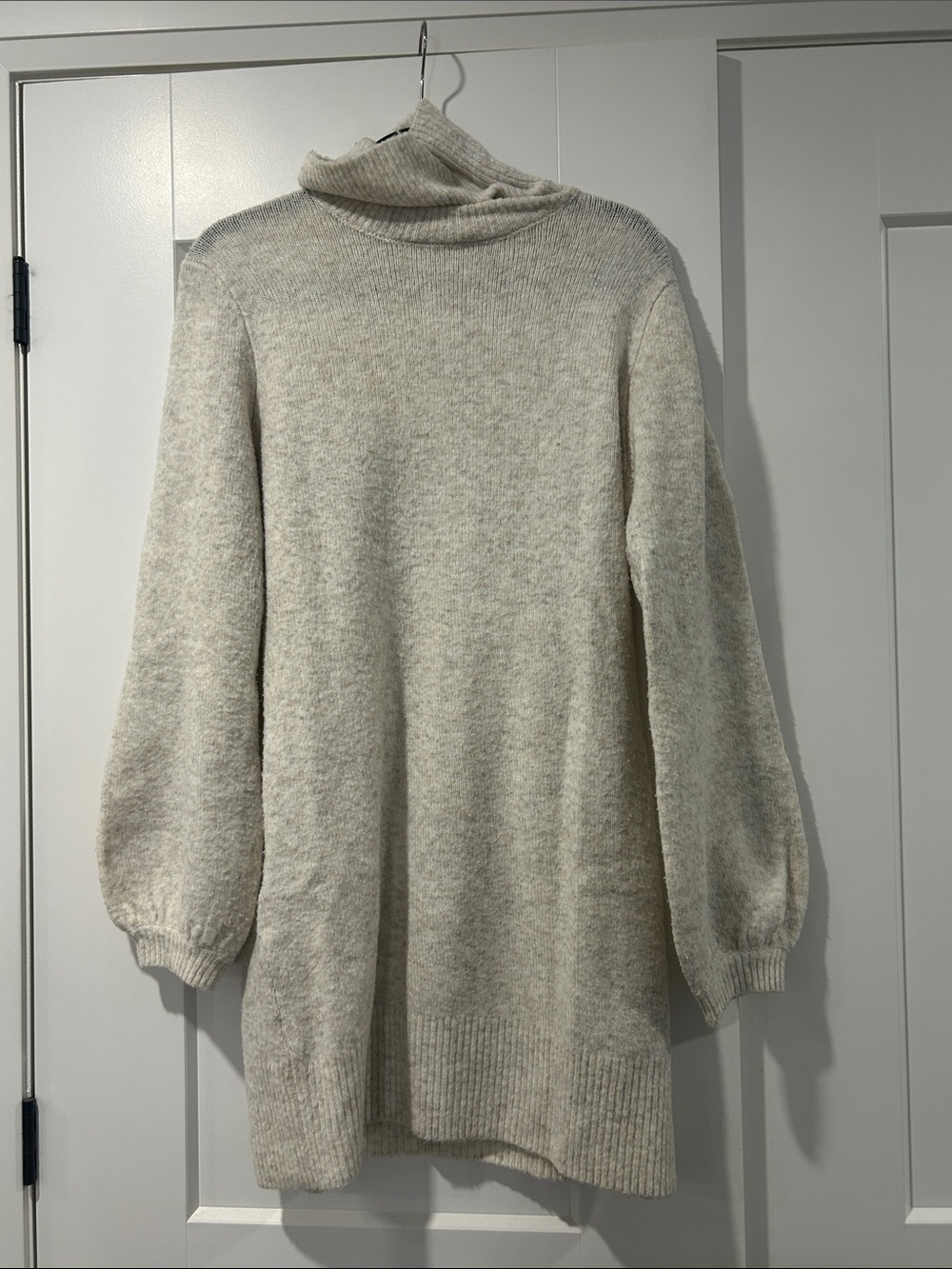 Cream Turtleneck Balloon-Sleeve Women's Sweater